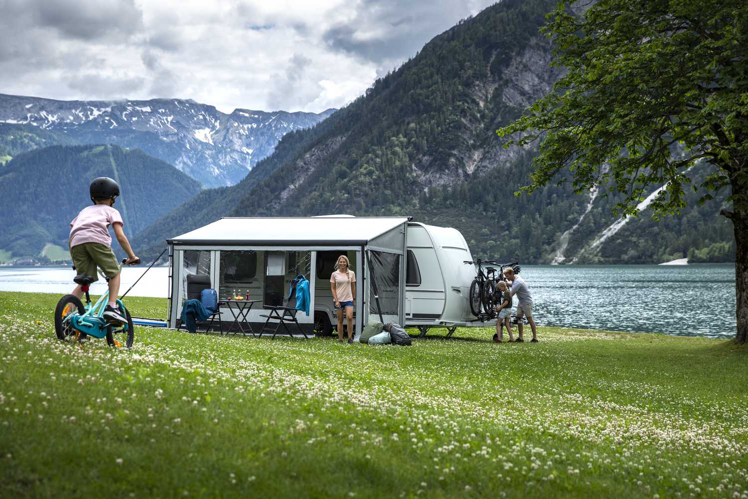 Small-Thule_Caravan_ResidenceG3_LS_Austria_Landscape_190623_3215.jpg