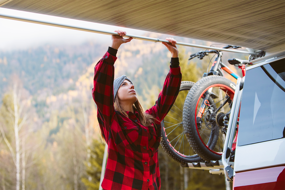 F35 Pro 220 deep black