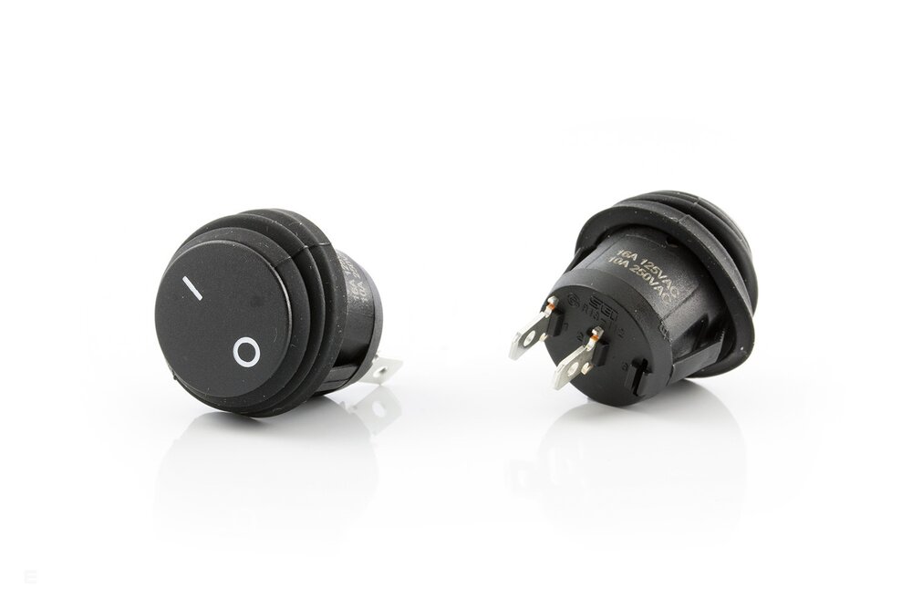 Fjærbelastet bryter