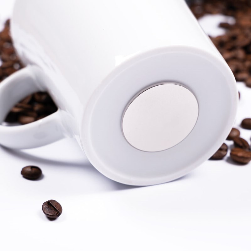 Magnetisk kaffekrus - Porselen 27 cl m/hvite magnetpads pk a 2 stk